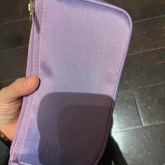 Estée Lauder Iridescent Purple Makeup Bag - Picture 4 of 4
